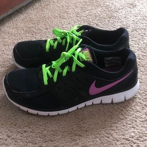 Lightly worn Nike flex run